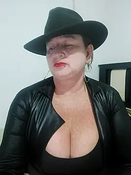 Snapshot of Miss-tetas chatting on 01/18/26, 12:25 Miss-tetas online show from 01/18/26, 12:25