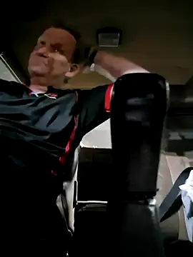 wallacelegend online show from 09/08/25, 09:03