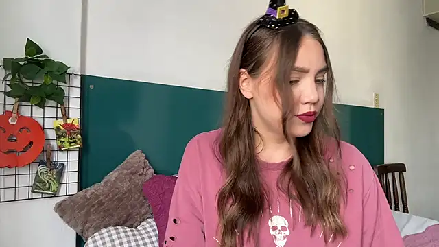 NebulaHaven online show from 10/28/25, 06:32