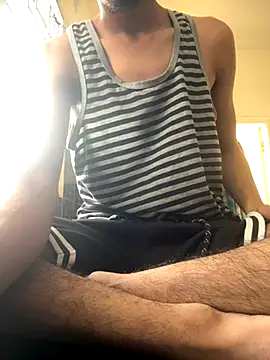 Snapshot of hyderabadii_boi chatting on 09/23/25, 06:38 hyderabadii boi online show from 09/23/25, 06:38