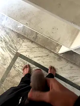 Snapshot of hyderabadii_boi chatting on 11/18/25, 08:08 hyderabadii boi online show from 11/18/25, 08:08