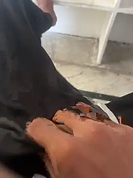 Snapshot of hyderabadii_boi chatting on 11/28/25, 10:18 hyderabadii boi online show from 11/28/25, 10:18