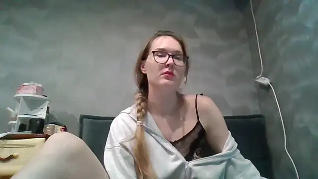 Snapshot of Jugira chatting on 10/13/25, 09:59 Jugira online show from 10/13/25, 09:59