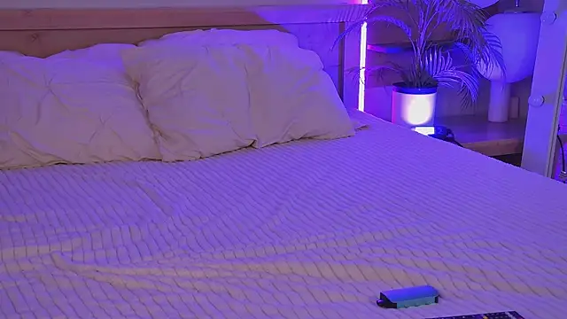 MiaEuphoria  online show from 09/15/25, 03:50