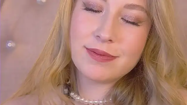 MiaEuphoria  online show from 10/06/25, 03:48