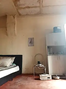 RFeltomWhitJ online show from 11/03/25, 05:42