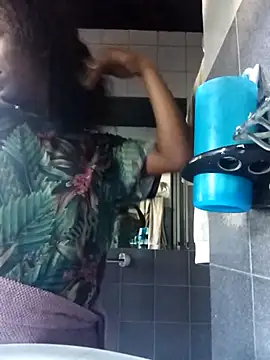 RFeltomWhitJ online show from 11/09/25, 05:28