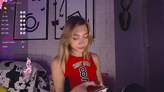 Snapshot of nikkichu chatting on 10/11/25, 05:28 nikkichu online show from 10/11/25, 05:28