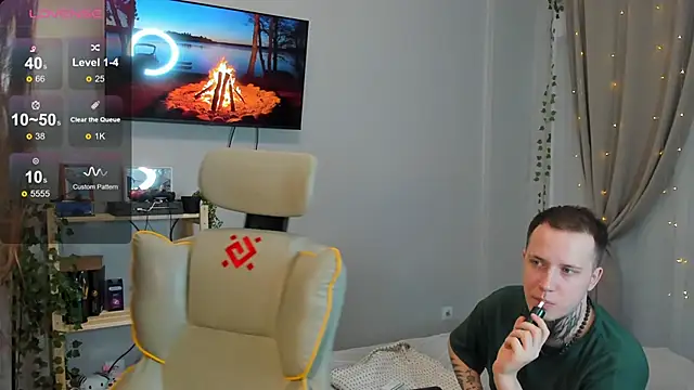 Snapshot of wwow_meow chatting on 02/15/26, 03:53 wwow meow online show from 02/15/26, 03:53