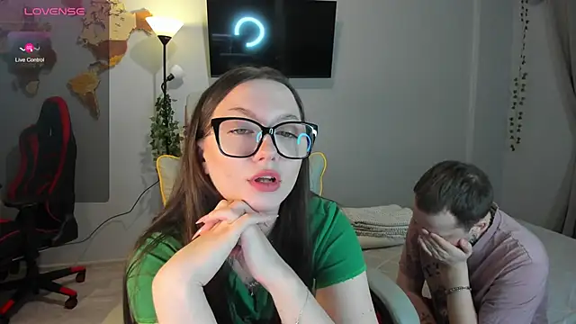 Snapshot of wwow_meow chatting on 03/05/26, 02:02 wwow meow online show from 03/05/26, 02:02