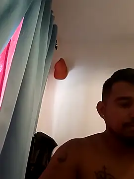 maxiiii125 online show from 12/02/25, 04:24