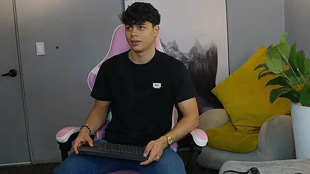 Ethan occonor online show from 10/18/25, 01:01