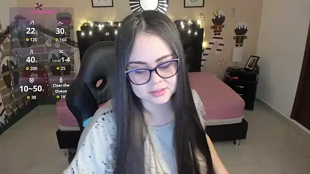 LolaVillalobos online show from 12/04/25, 12:47