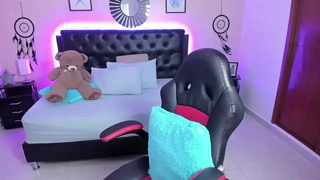 LolaVillalobos online show from 03/03/26, 11:49