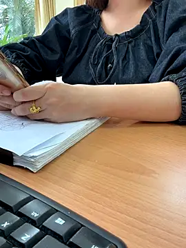 PhuongNhi21 online show from 09/13/25, 02:44