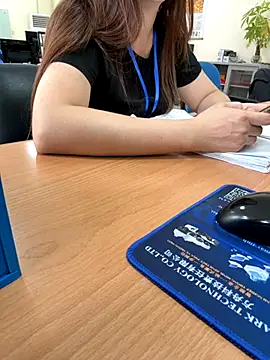 PhuongNhi21 online show from 09/27/25, 01:21