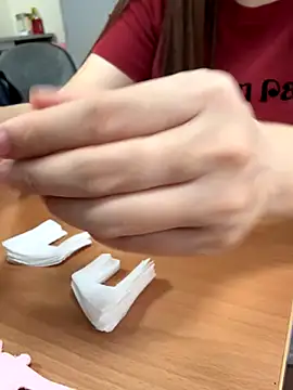 PhuongNhi21 online show from 09/30/25, 02:05