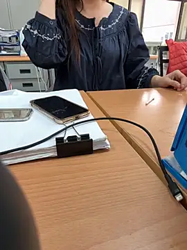 PhuongNhi21 online show from 11/14/25, 12:31