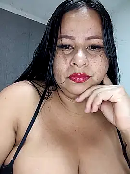 Snapshot of RosenRot07 chatting on 10/27/25, 07:40 RosenRot07 online show from 10/27/25, 07:40