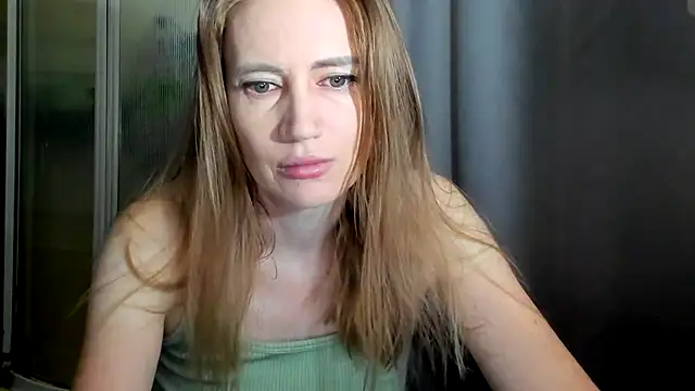 Snapshot of JessFoxxx chatting on 05/28/26, 02:09 JessFoxxx online show from 05/28/26, 02:09