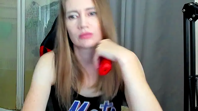 Snapshot of JessFoxxx chatting on 06/02/26, 02:24 JessFoxxx online show from 06/02/26, 02:24