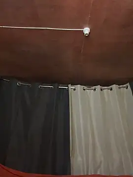 Snapshot of Ur_latinahotpaprika chatting on 10/28/25, 04:31 Ur latinahotpaprika online show from 10/28/25, 04:31