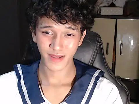 Snapshot of kenbigcockxx chatting on 09/24/25, 03:59 kenbigcockxx online show from 09/24/25, 03:59