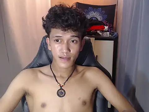 Snapshot of kenbigcockxx chatting on 10/20/25, 08:26 kenbigcockxx online show from 10/20/25, 08:26