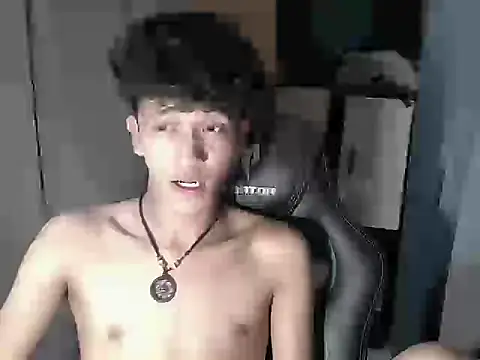 Snapshot of kenbigcockxx chatting on 10/22/25, 06:46 kenbigcockxx online show from 10/22/25, 06:46