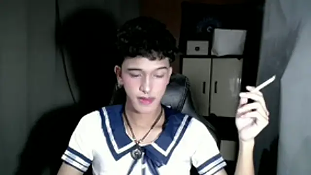 Snapshot of kenbigcockxx chatting on 11/17/25, 03:40 kenbigcockxx online show from 11/17/25, 03:40