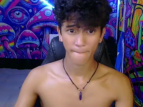Snapshot of kenbigcockxx chatting on 06/11/26, 03:48 kenbigcockxx online show from 06/11/26, 03:48