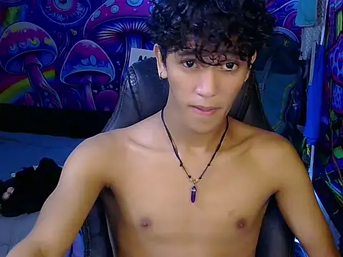 Snapshot of kenbigcockxx chatting on 06/12/26, 01:54 kenbigcockxx online show from 06/12/26, 01:54