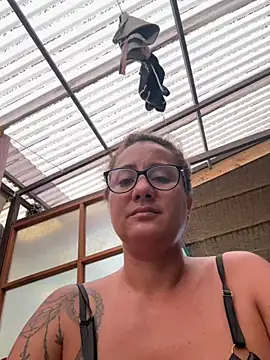 Vahine tahiti987 online show from 10/02/25, 07:43