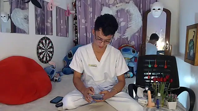 Snapshot of good_boy_in_bed chatting on 09/29/25, 06:02 good boy in bed online show from 09/29/25, 06:02