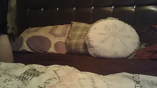 SmileCamille online show from 11/28/25, 03:14