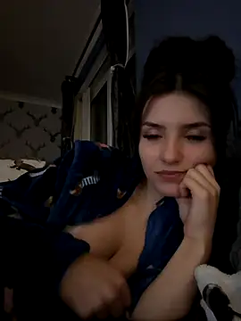 Snapshot of Naughty_CrystalXX chatting on 10/09/25, 01:25 Naughty CrystalXX online show from 10/09/25, 01:25