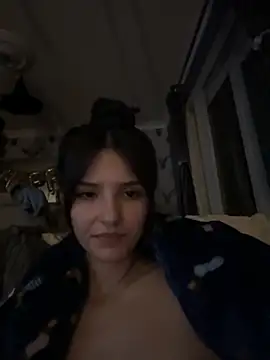 Snapshot of Naughty_CrystalXX chatting on 10/14/25, 12:33 Naughty CrystalXX online show from 10/14/25, 12:33