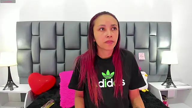 valeriasweet  online show from 09/21/25, 01:35