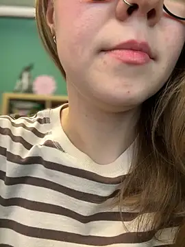 Snapshot of _CherryBloom_ chatting on 09/20/25, 12:06 CherryBloom online show from 09/20/25, 12:06