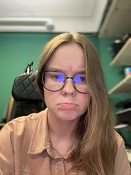 Snapshot of _CherryBloom_ chatting on 09/22/25, 01:13 CherryBloom online show from 09/22/25, 01:13