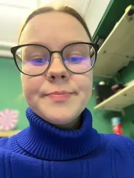 Snapshot of _CherryBloom_ chatting on 09/25/25, 08:45 CherryBloom online show from 09/25/25, 08:45