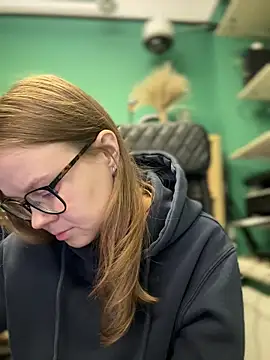 Snapshot of _CherryBloom_ chatting on 09/29/25, 07:46 CherryBloom online show from 09/29/25, 07:46