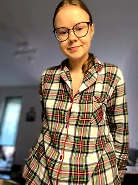 Snapshot of _CherryBloom_ chatting on 09/30/25, 08:19 CherryBloom online show from 09/30/25, 08:19