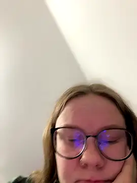 Snapshot of _CherryBloom_ chatting on 10/08/25, 05:43 CherryBloom online show from 10/08/25, 05:43