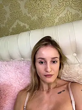 RosieBlossom online show from 10/22/25, 09:03