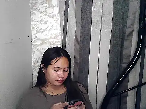 Snapshot of Sexyjane_24 chatting on 09/17/25, 06:53 Sexyjane 24 online show from 09/17/25, 06:53