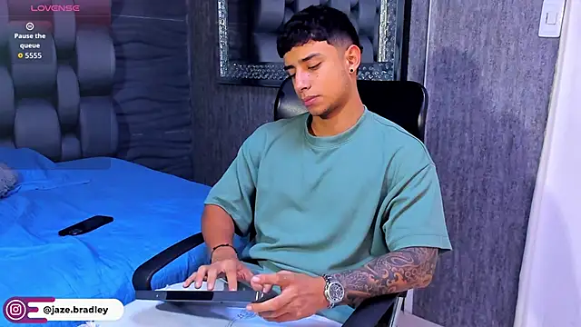 jaze bradley online show from 10/03/25, 11:29