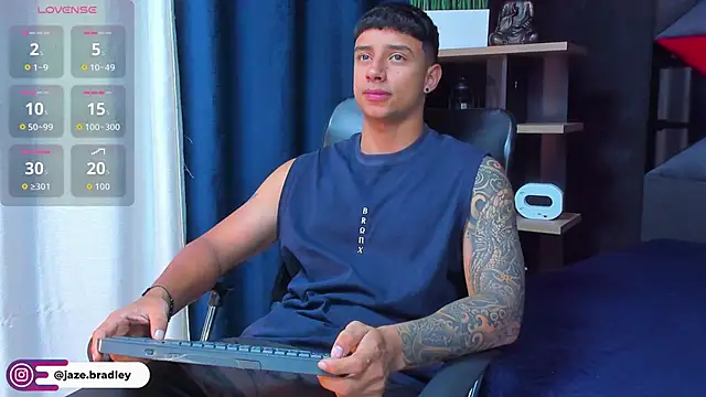 jaze bradley online show from 10/29/25, 11:23