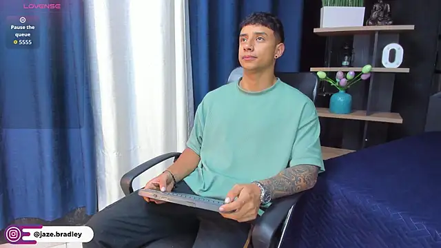 jaze bradley online show from 10/30/25, 11:33