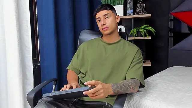 jaze bradley online show from 11/26/25, 11:22